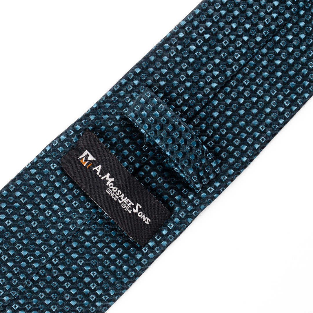 ELEGANT MEDIUM BLUE TIE